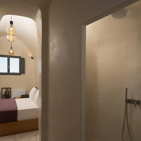 Gala Suites Hotel 4*